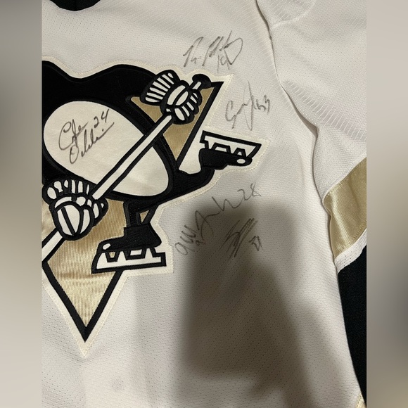 Signed Jersey - Picture 4 of 10